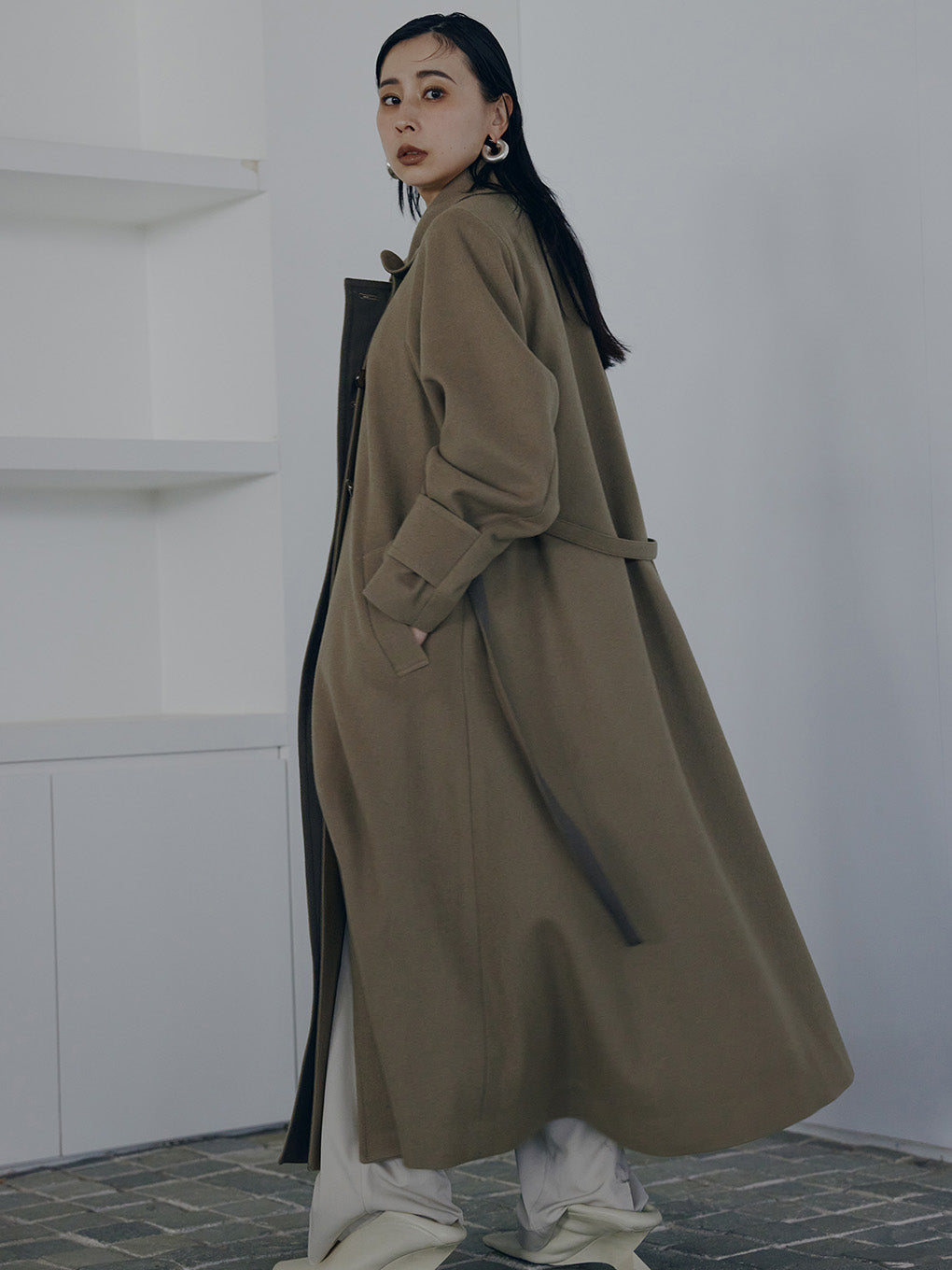 EDGE FLARE WOOL COAT