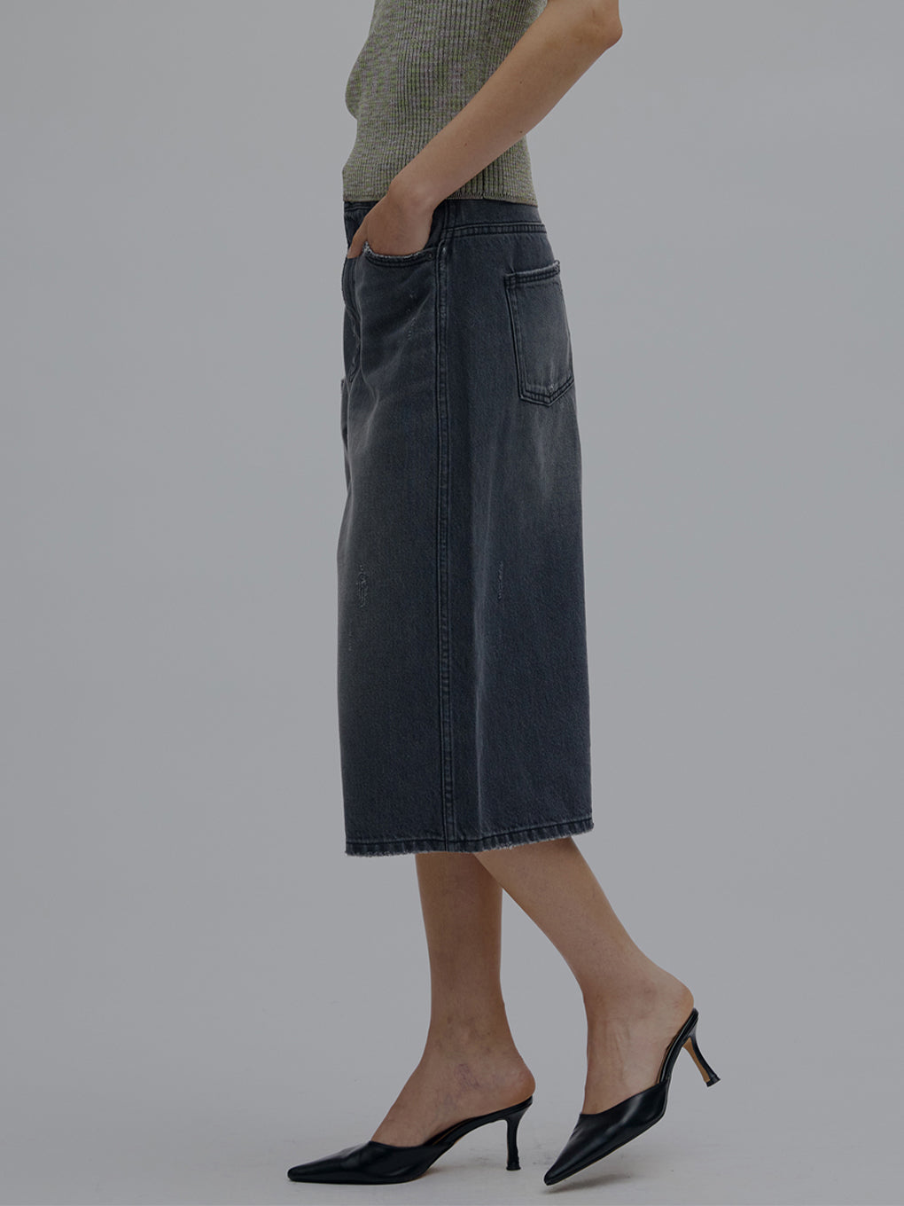 LOOSE DENIM HALF PANTS