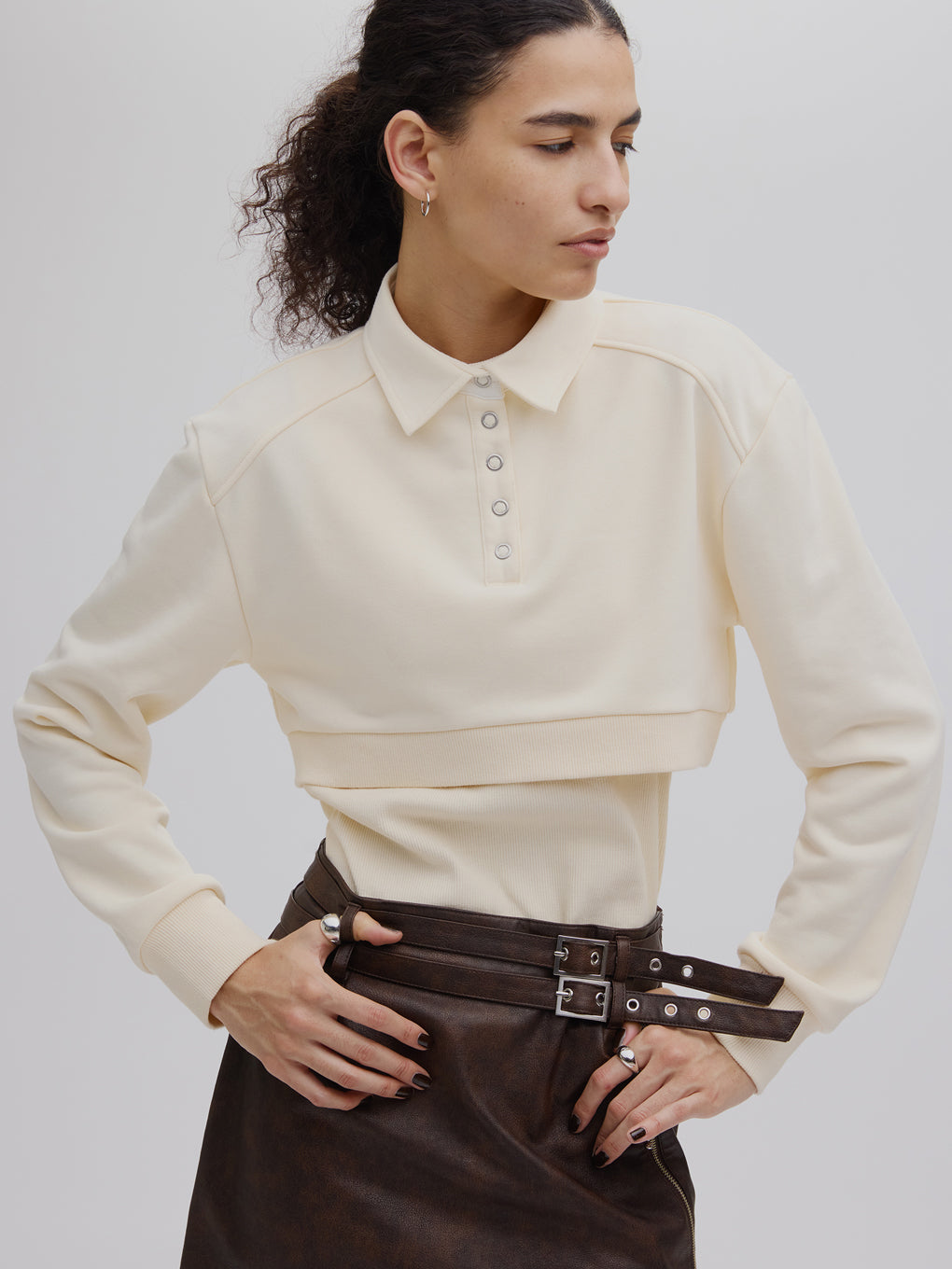 UND BOX SHOULDER CUT TOP