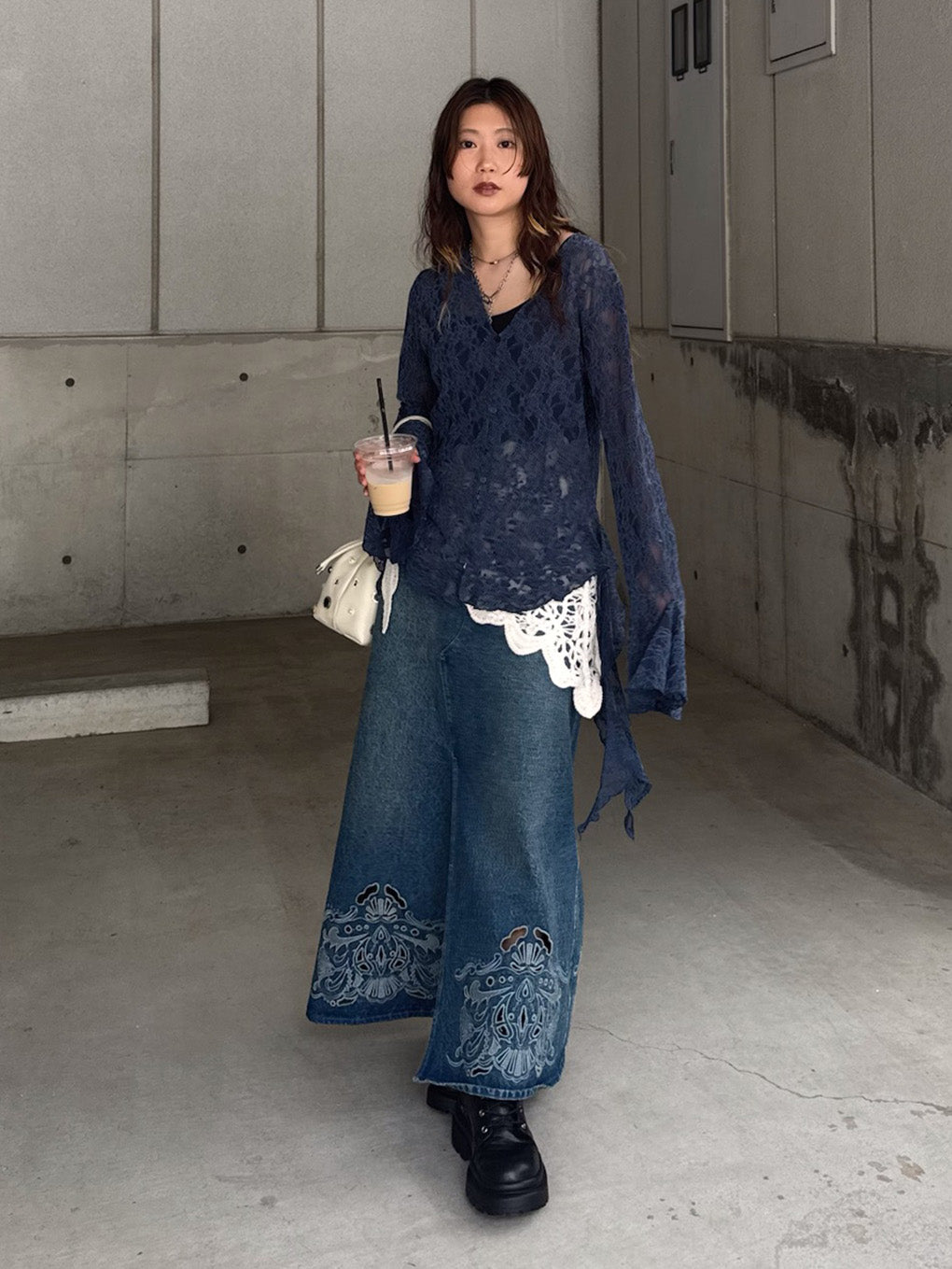 UND 2WAY CUT LACE FRILL TOP