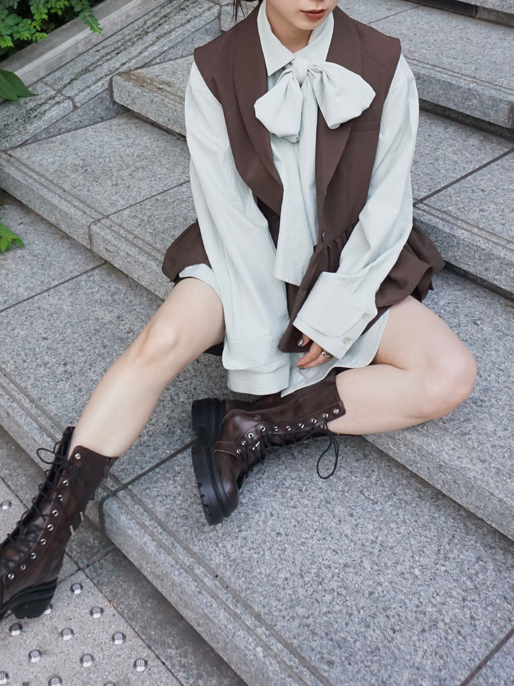 UND UNEVENNESS TIE BLOUSE