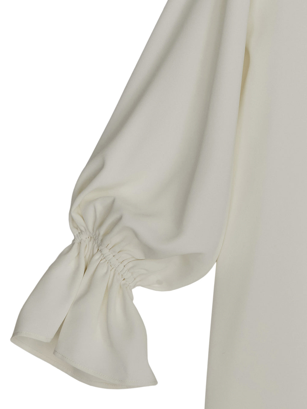 BACK HEART DESIGN OVER BLOUSE