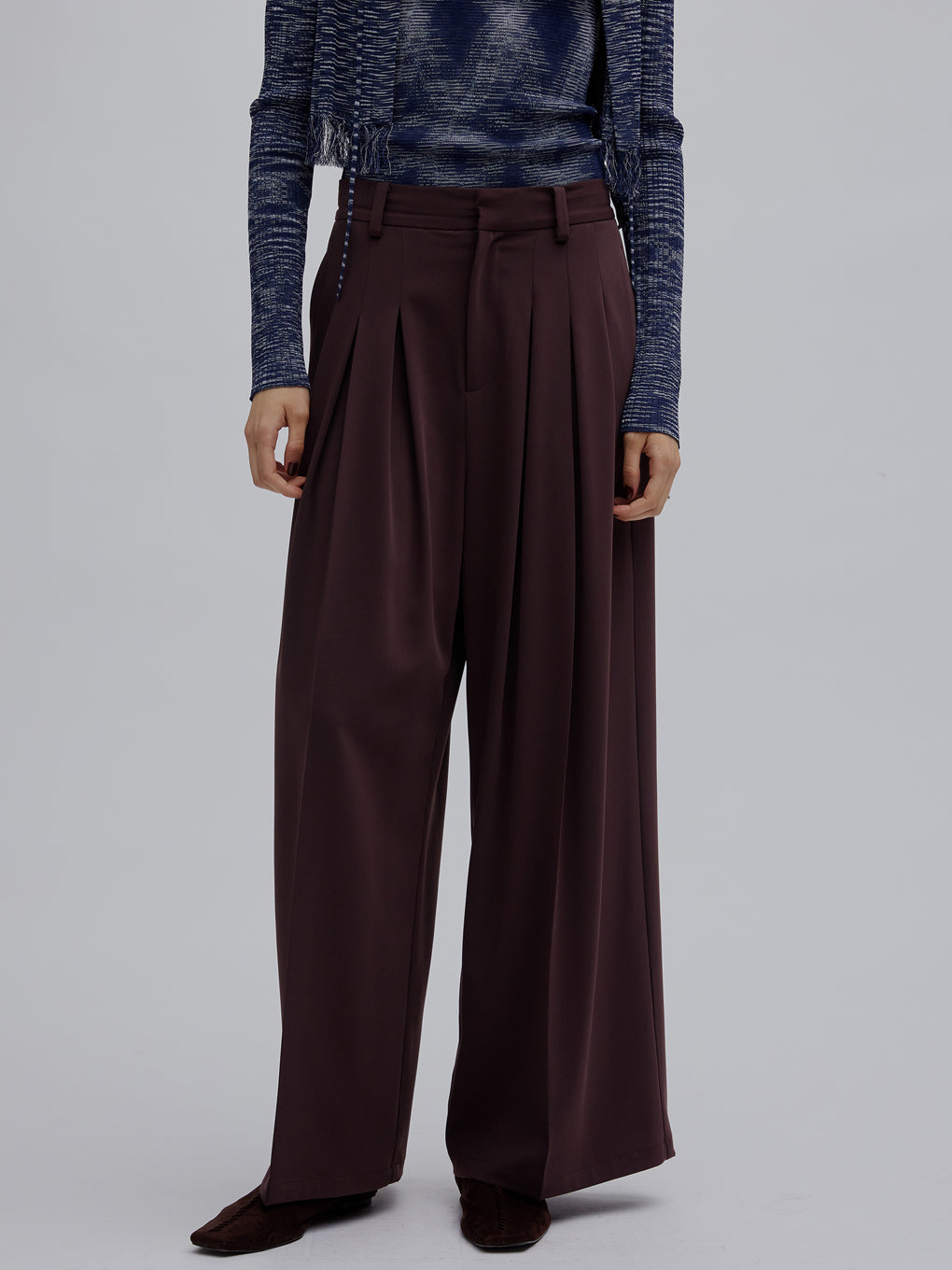 MODERN BALANCE TUCK PANTS