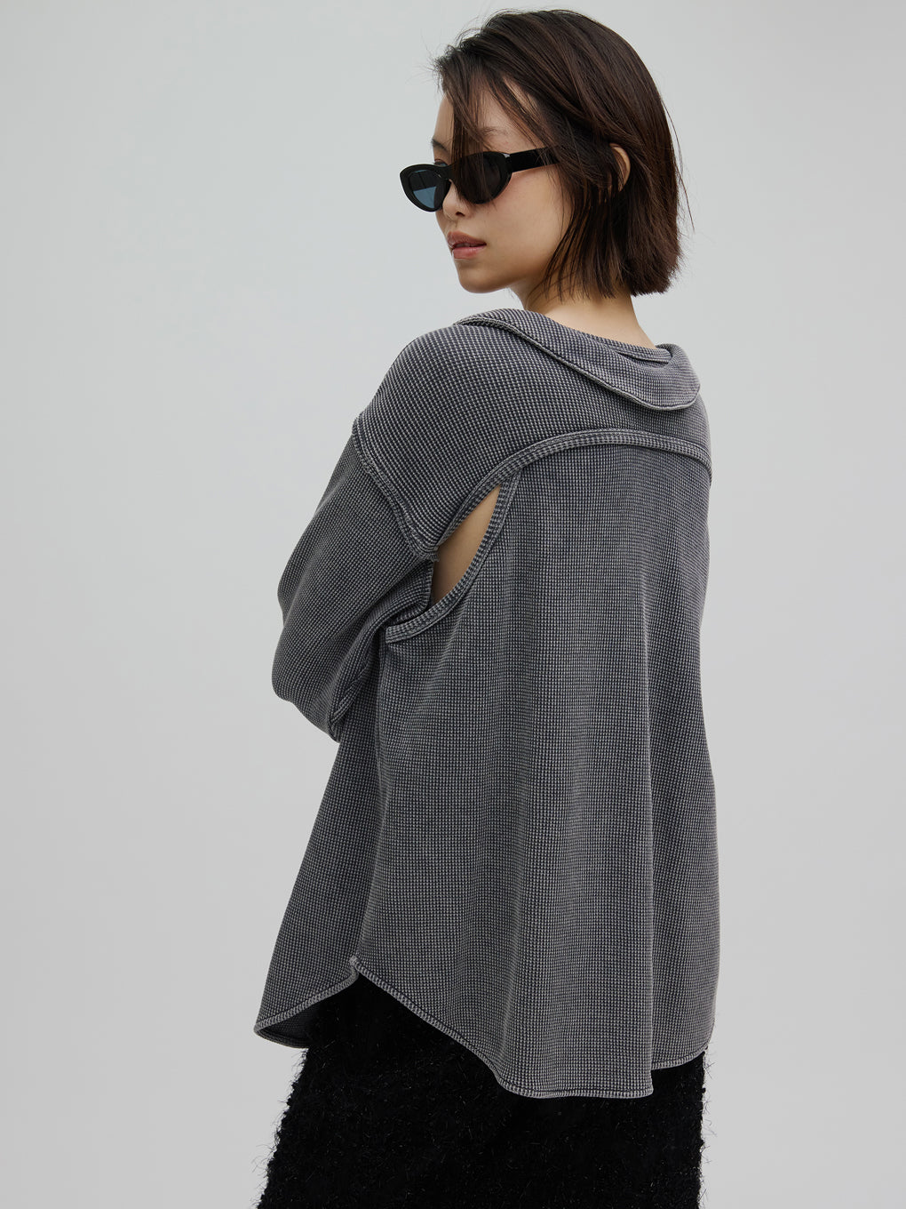 WAFFLE LAYERED DESIGN CUT TOP