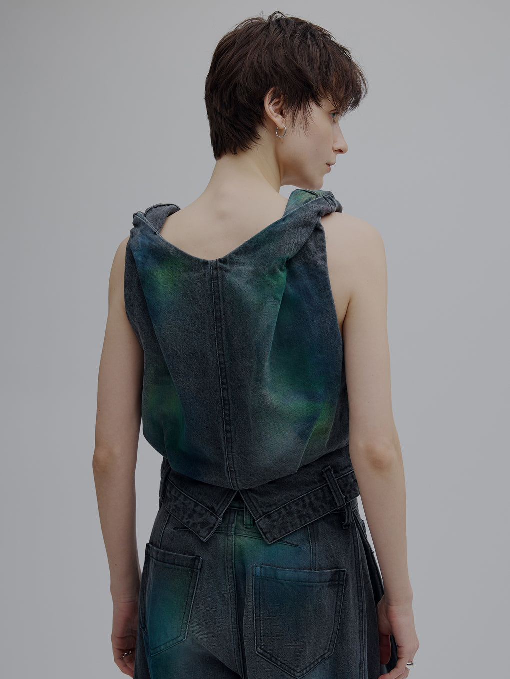 TWIST SHOULDER PAINT DENIM TOP