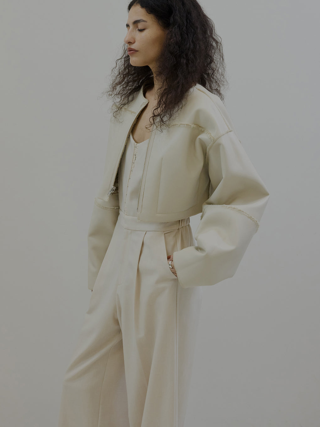BOA COLLARLESS REVERSIBLE SHORT JACKET