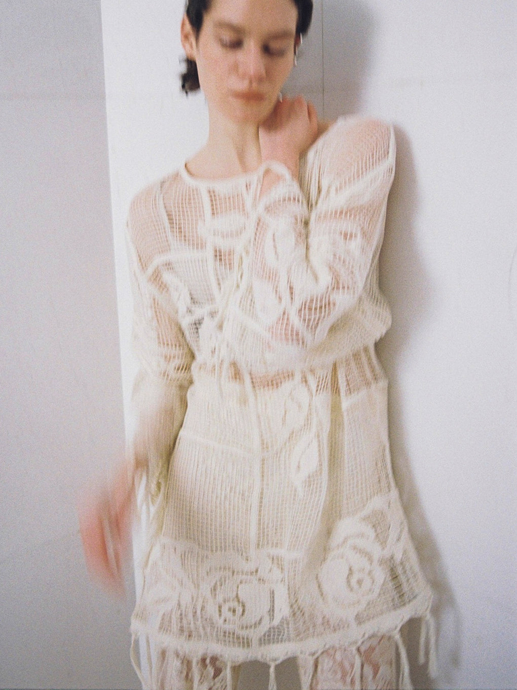MEDI LOOSE MESH FLOWER KNIT TOPS