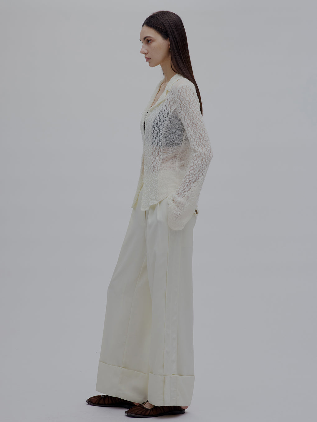 MEDI SHRUNK LACE OPEN COLLAR TOP
