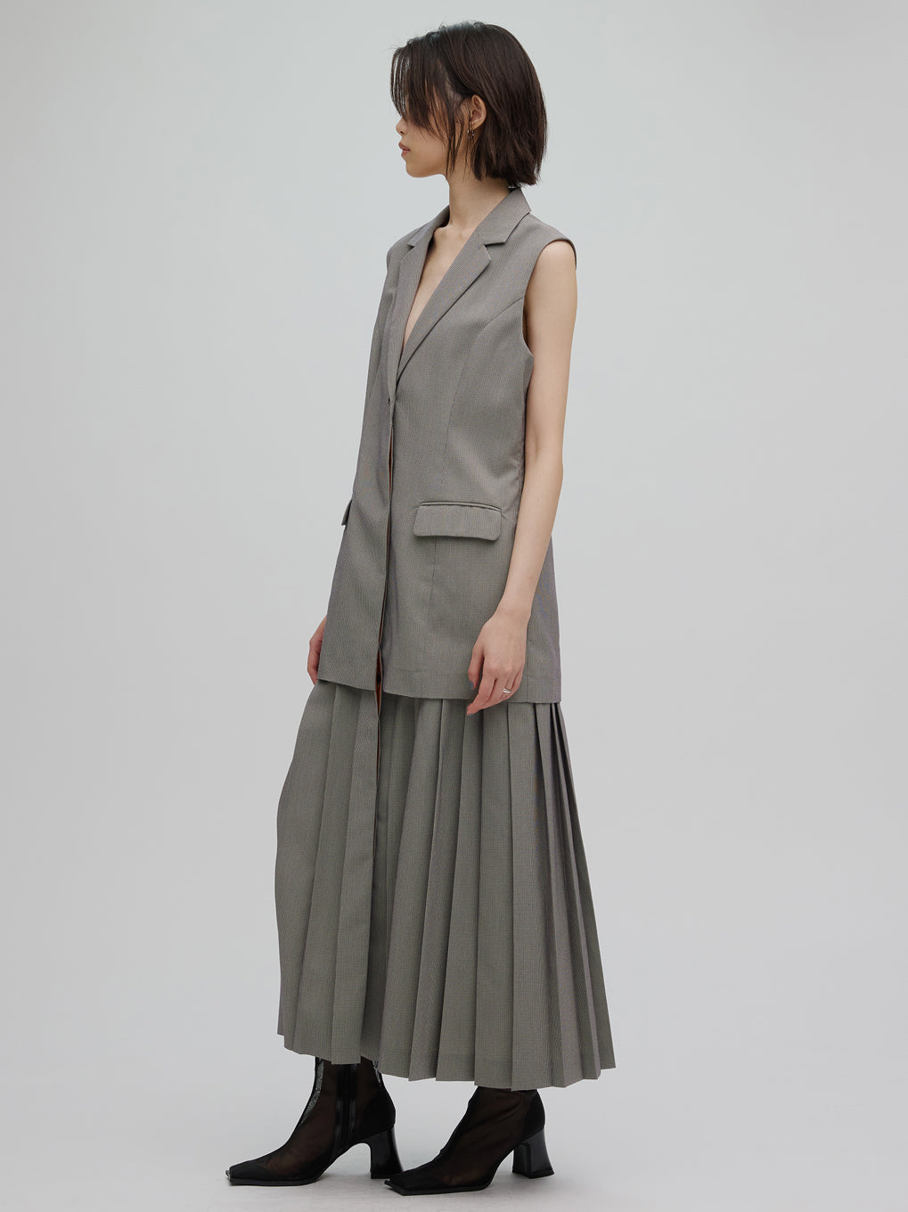 PLEATED SKIRT DOCKING SUIT DRESS