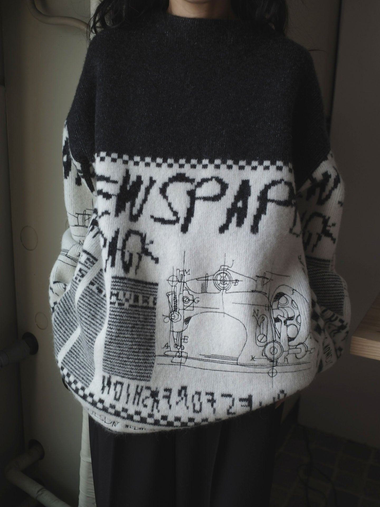 NEWS PAPER JACQUARED KNIT TOP