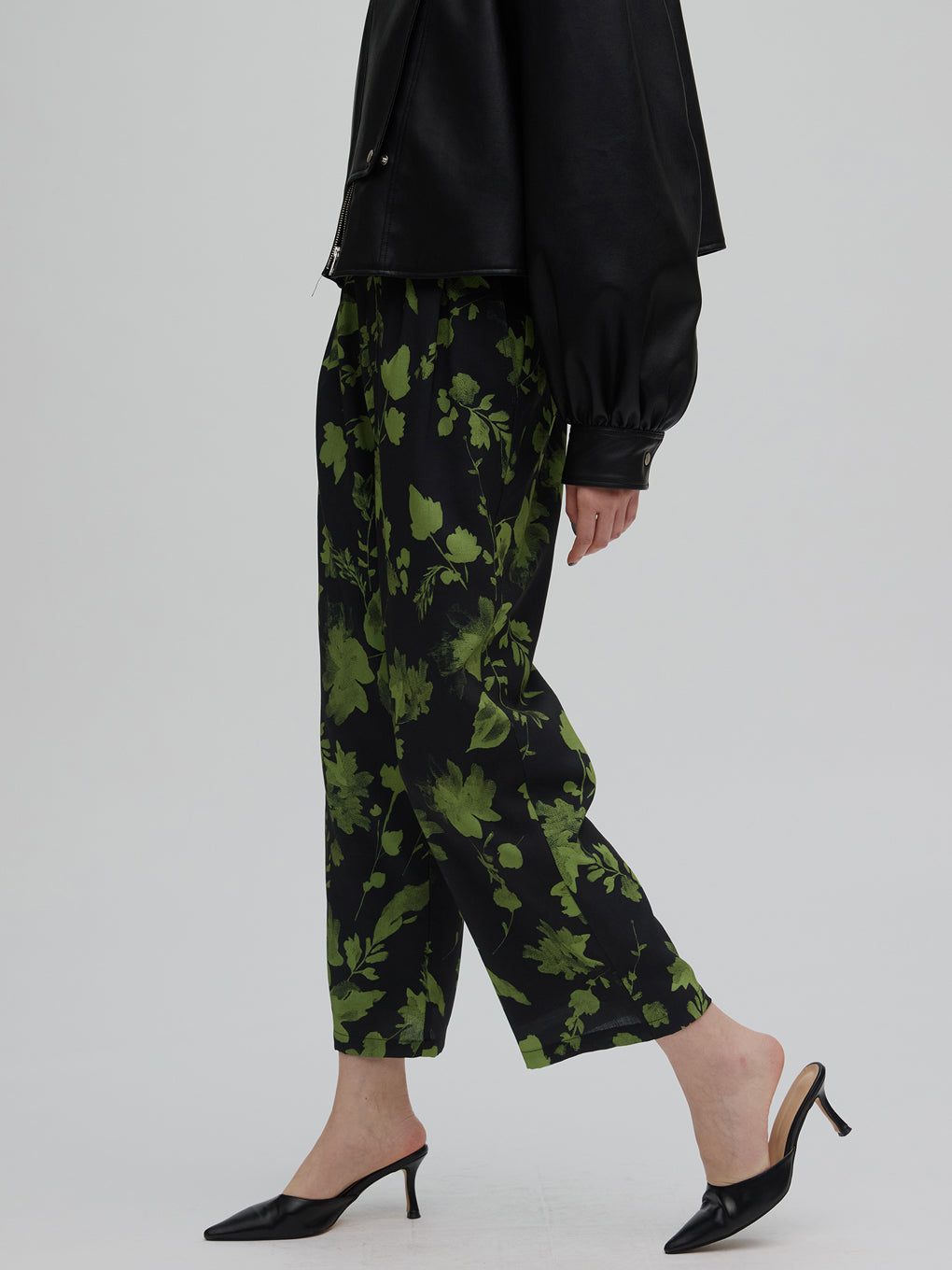 GRAINY FLOWER STRAIGHT PANTS