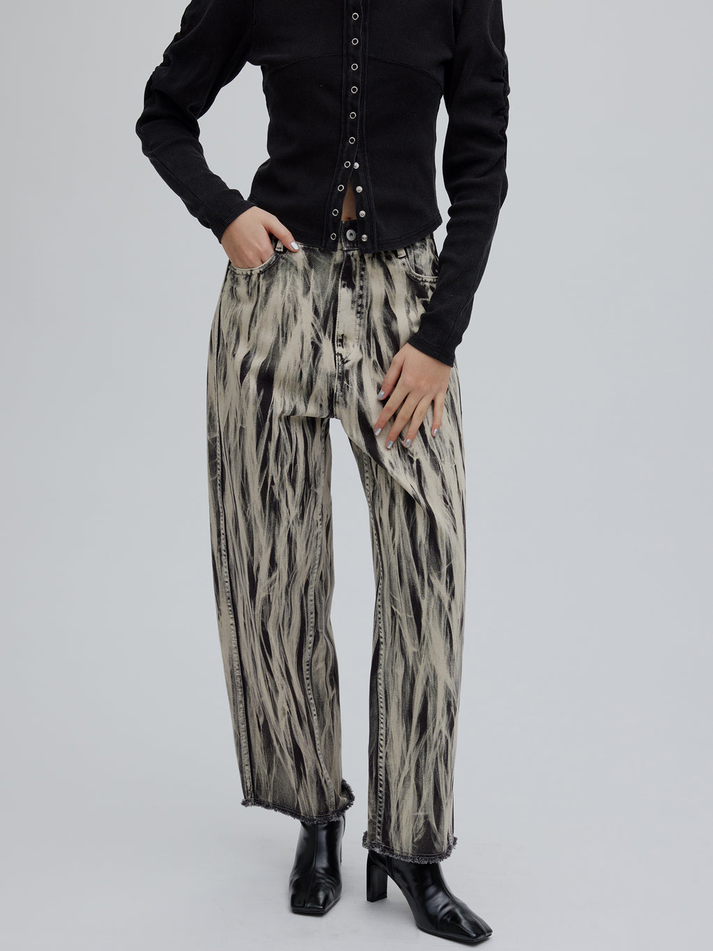 HAND BLEACH LOOSE DENIM