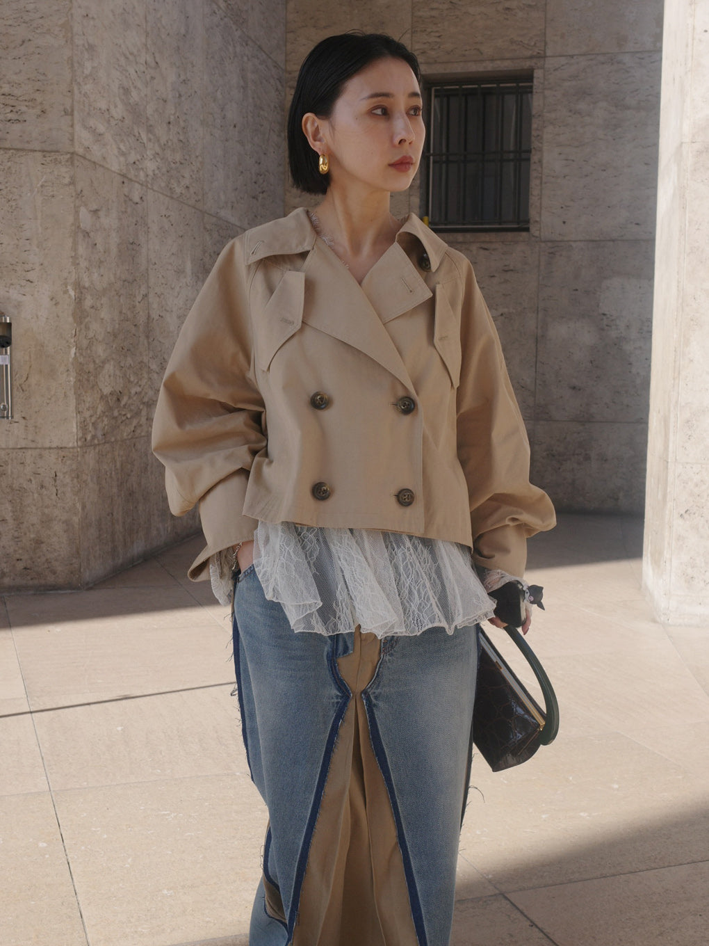 DRAWSTRING YOKE TRENCH SHORT COAT