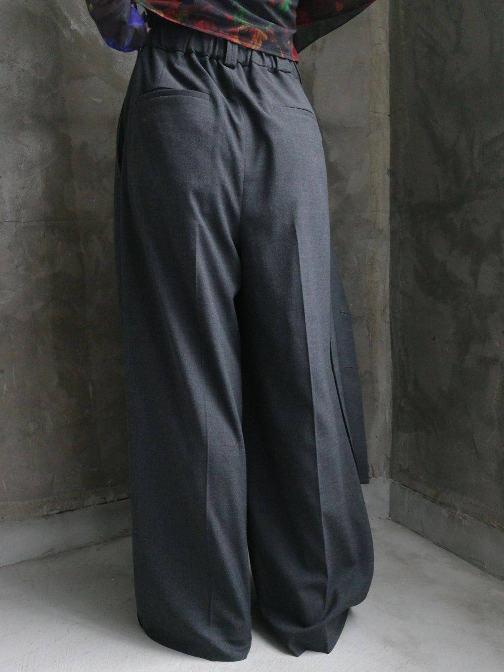 UND LINE DETAIL WIDE STRAIGHT PANTS