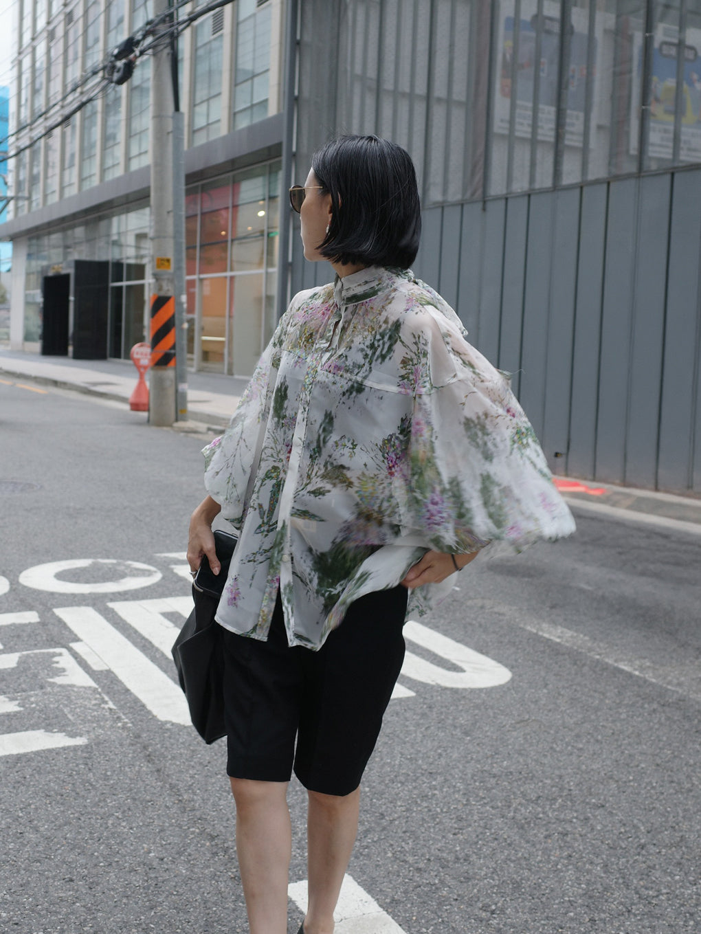 2WAY HOLOGRAM FLOWER SHEER BOW TIE SHIRT