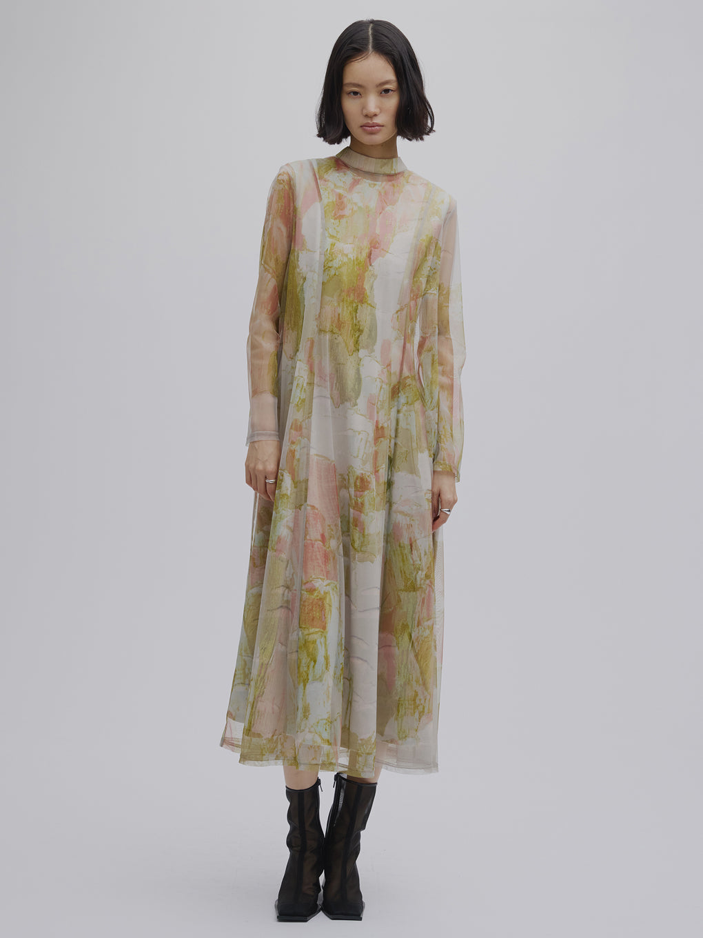 UND GYPSUM ART DRESS