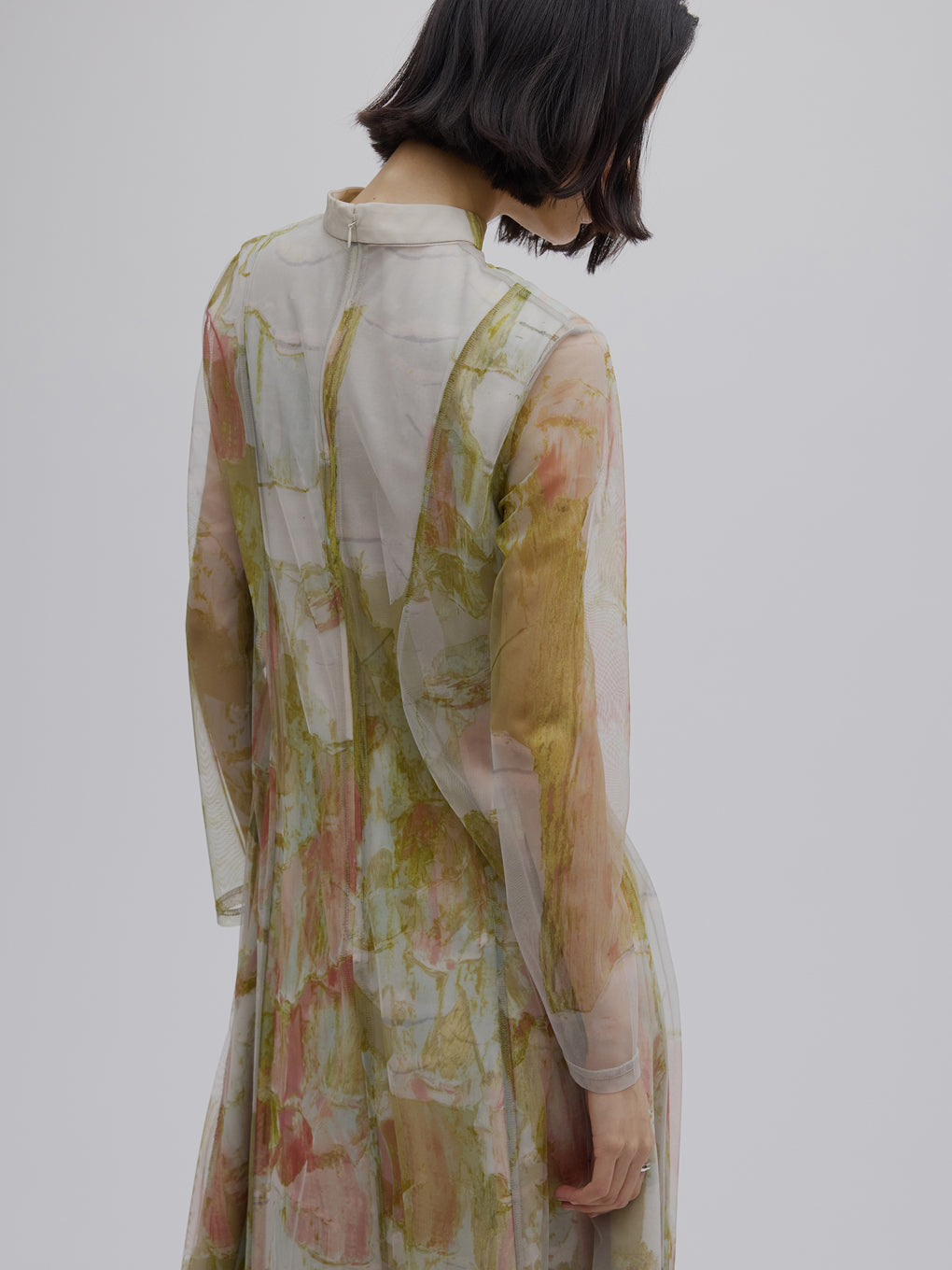 UND GYPSUM ART DRESS