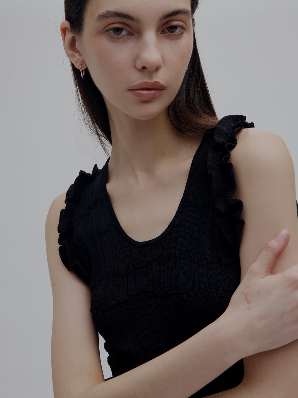 MEDI 2WAY WAVY FRILL KNIT TOP