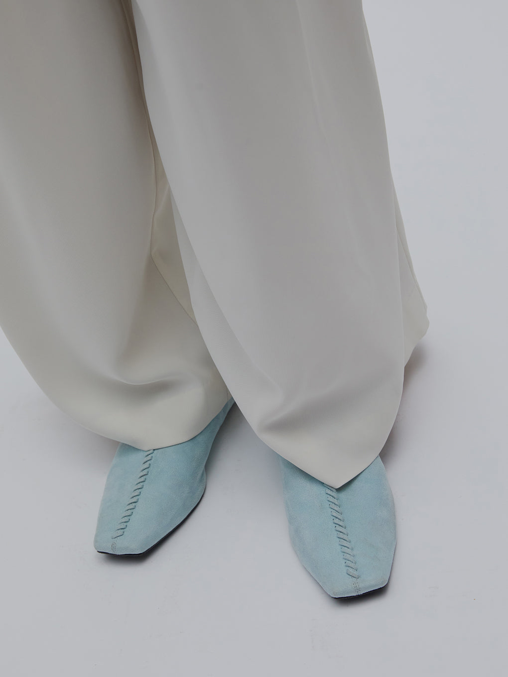 EMBROIDERY FAKE SUEDE SLIP-ON