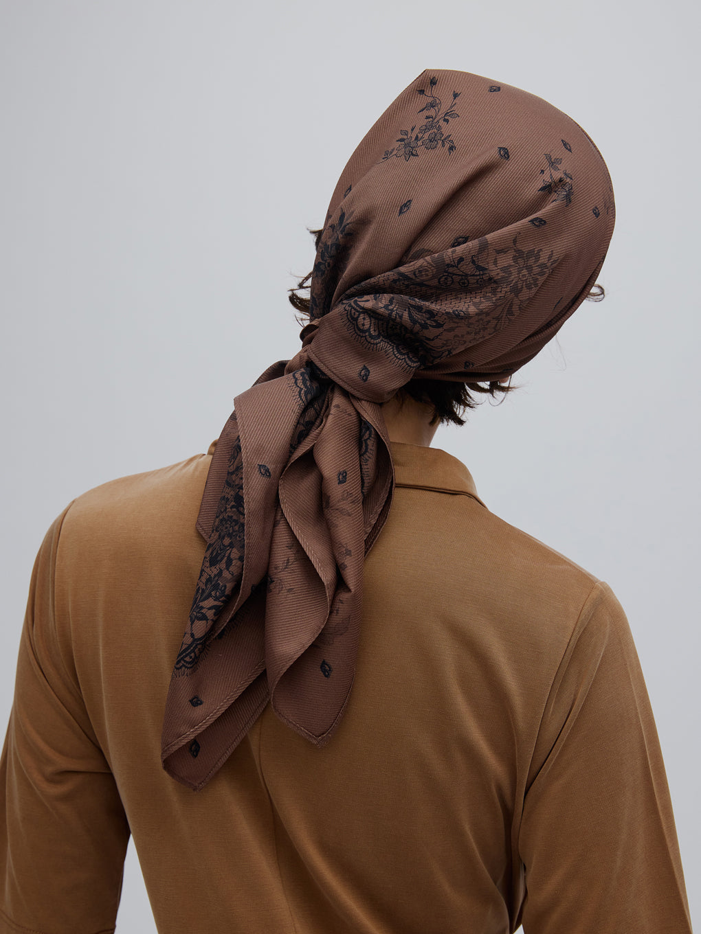 FLORAL LACE PRINT SCARF