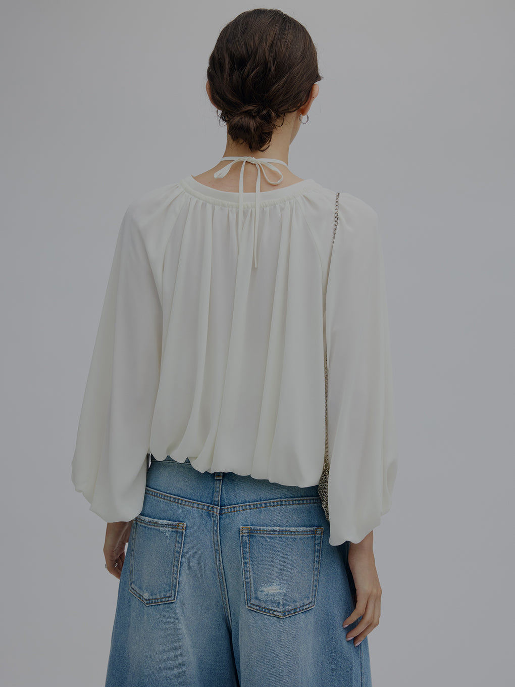 MEDI AIRY SHORT BALLOON BLOUSE