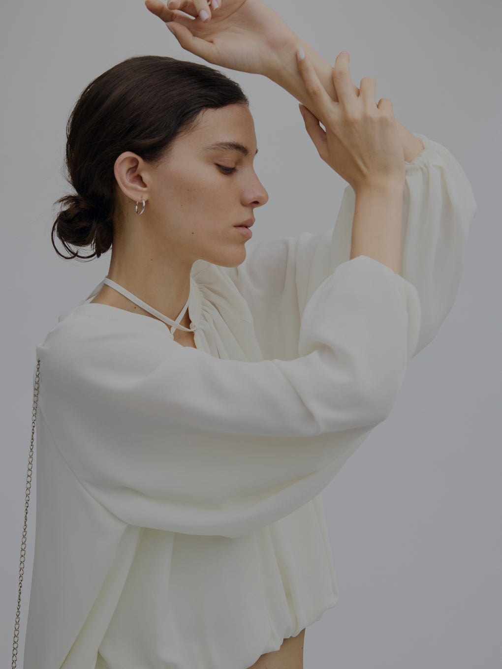 MEDI AIRY SHORT BALLOON BLOUSE
