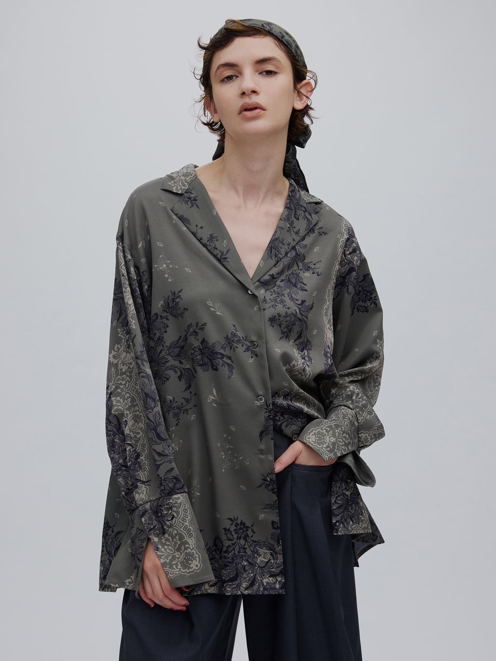 FLORAL LACE SCARF PRINT SHIRT