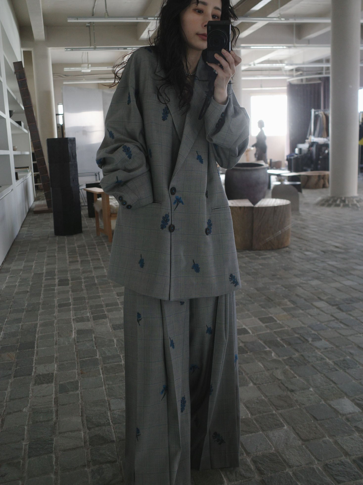 CHECK FLOWER PLEATS PANTS