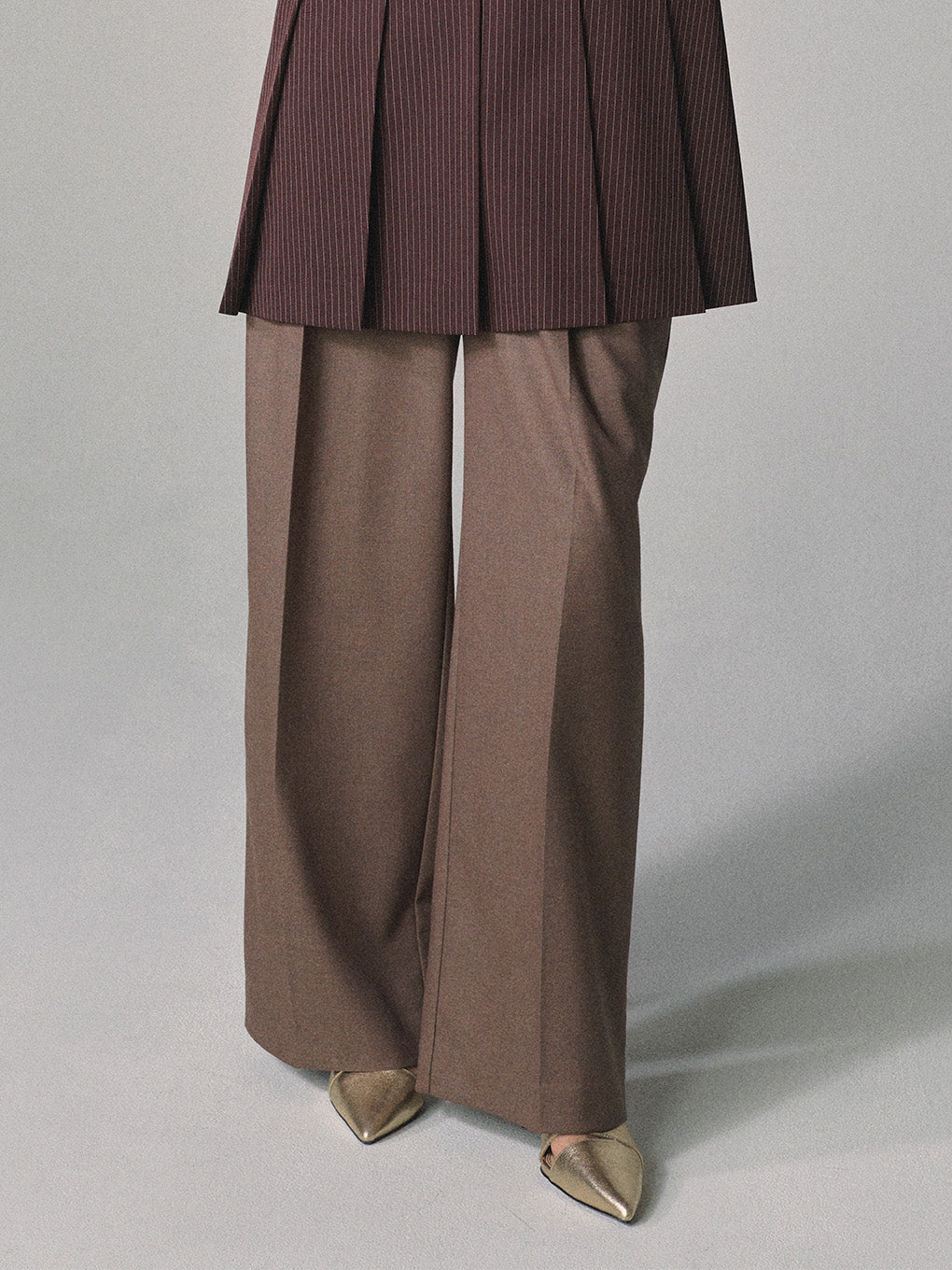 LOOSE STRAIGHT TUCK PANTS