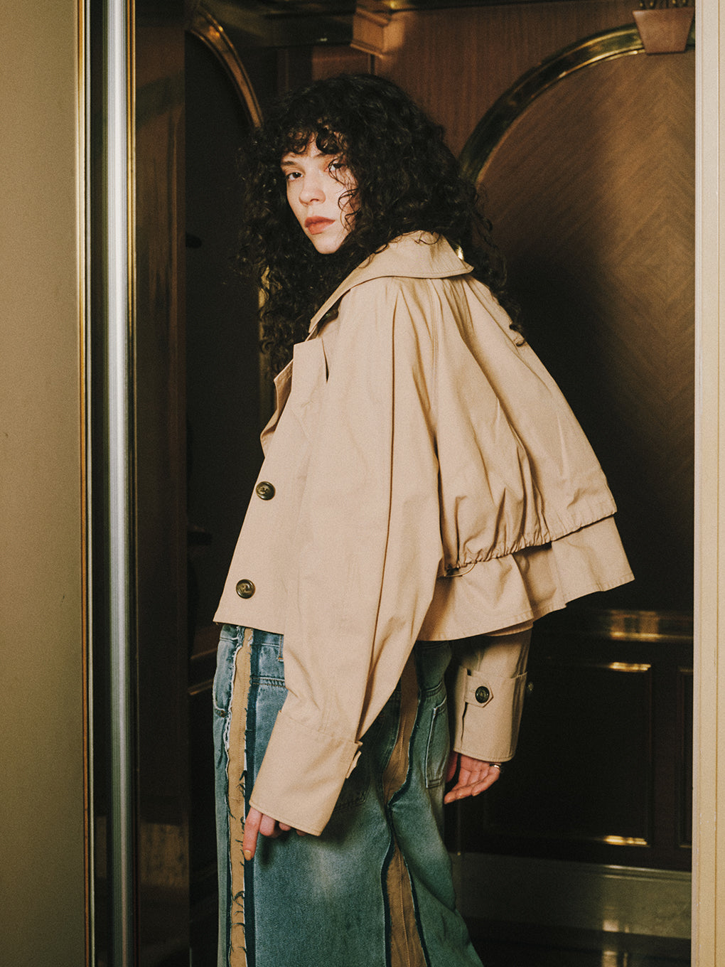 DRAWSTRING YOKE TRENCH SHORT COAT