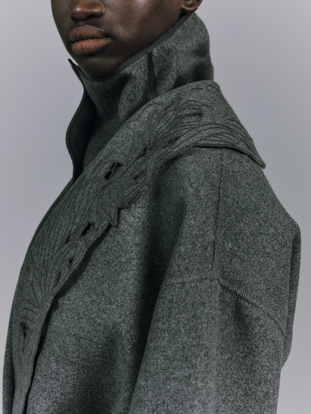 WOOL EMBROIDERY GOWN COAT