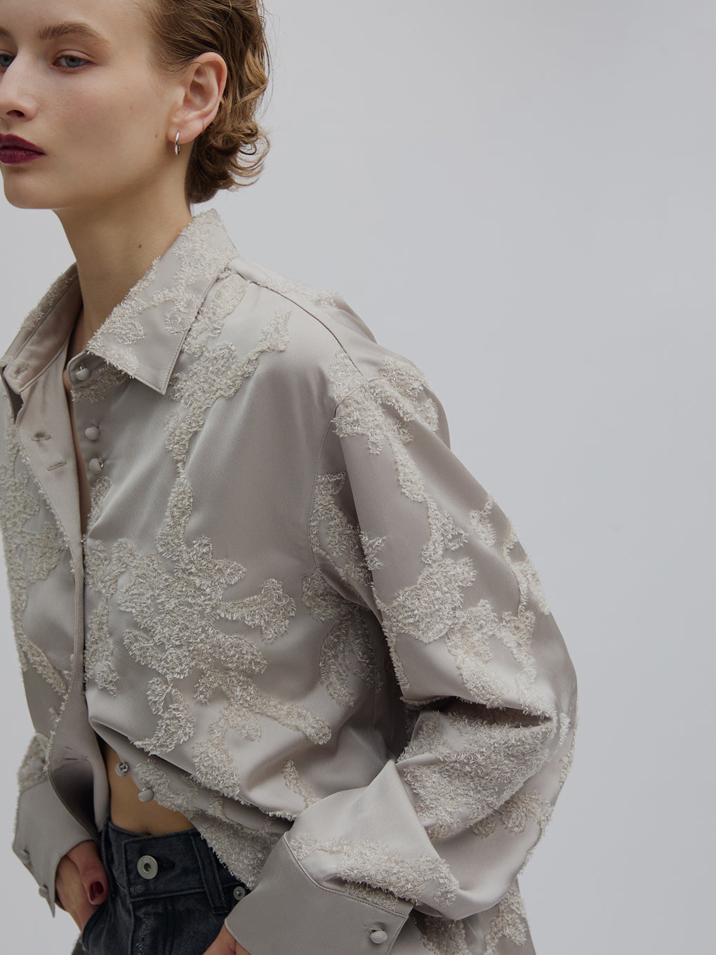 MOLE YARN EMBROIDERY SATIN SHIRT