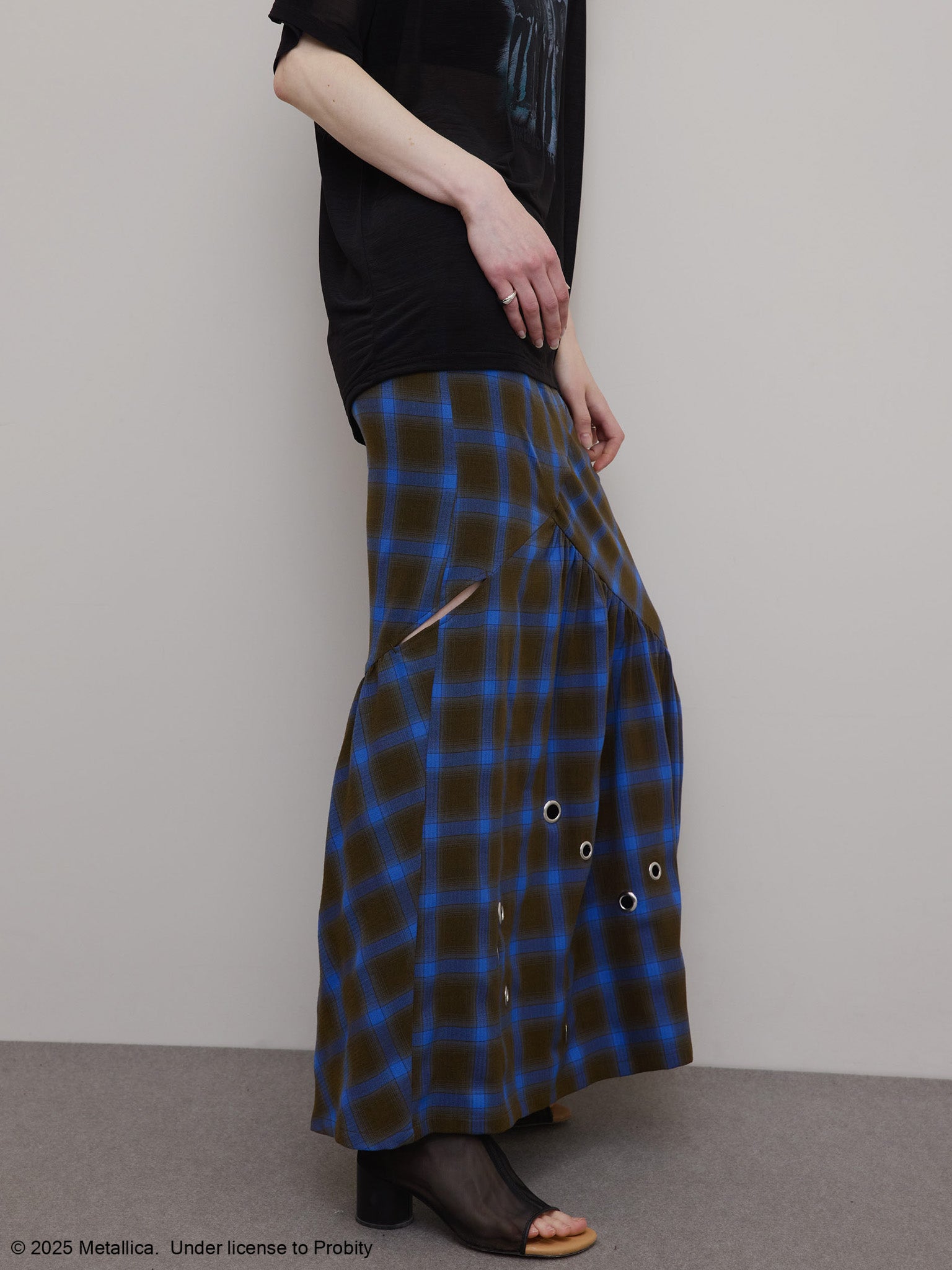 CHECK EYELET SEMI FLARE SKIRT