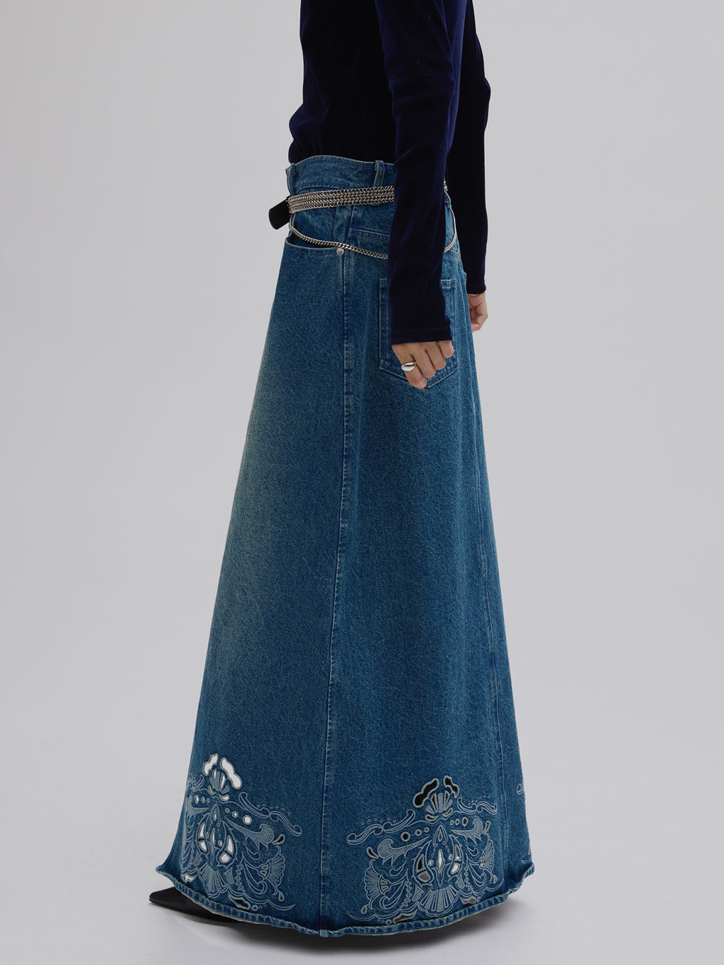 UND CUTWORK EMBROIDERY DENIM SKIRT