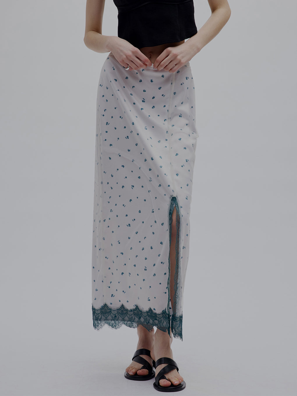 MEDI FRUIT DOT VEIL SKIRT