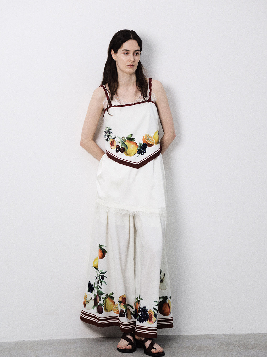 MEDI FRUIT SCARF PATTERN TUCK PANTS