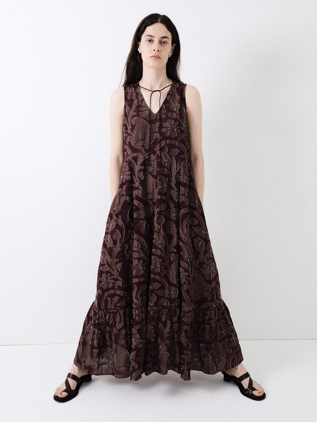 MEDI KITTY V NECK DRESS