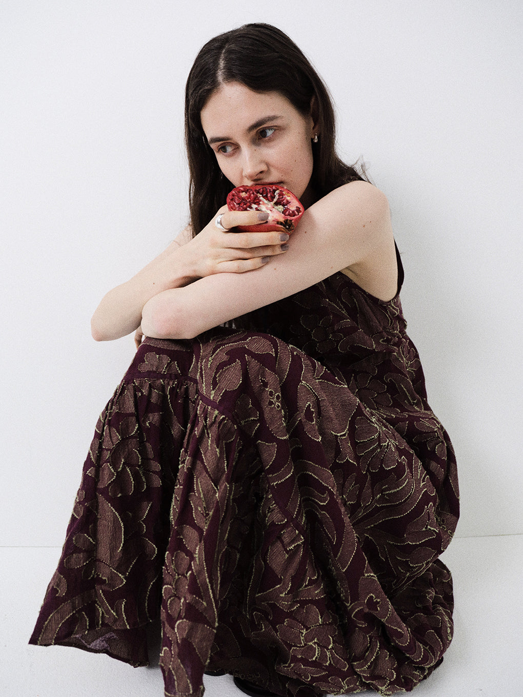 MEDI KITTY V NECK DRESS