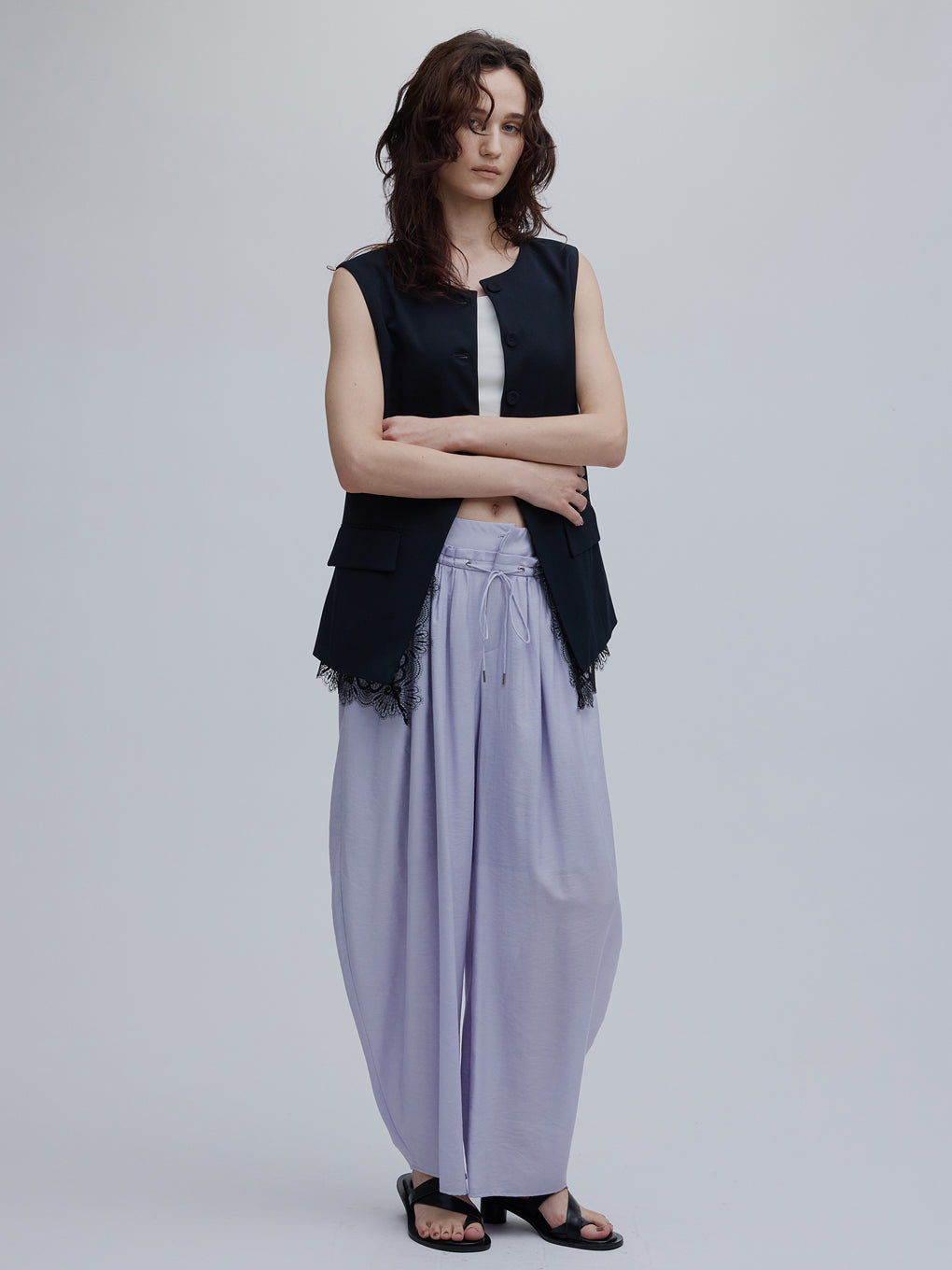 MEDI MULTI TUCK NARROW BELT PANTS