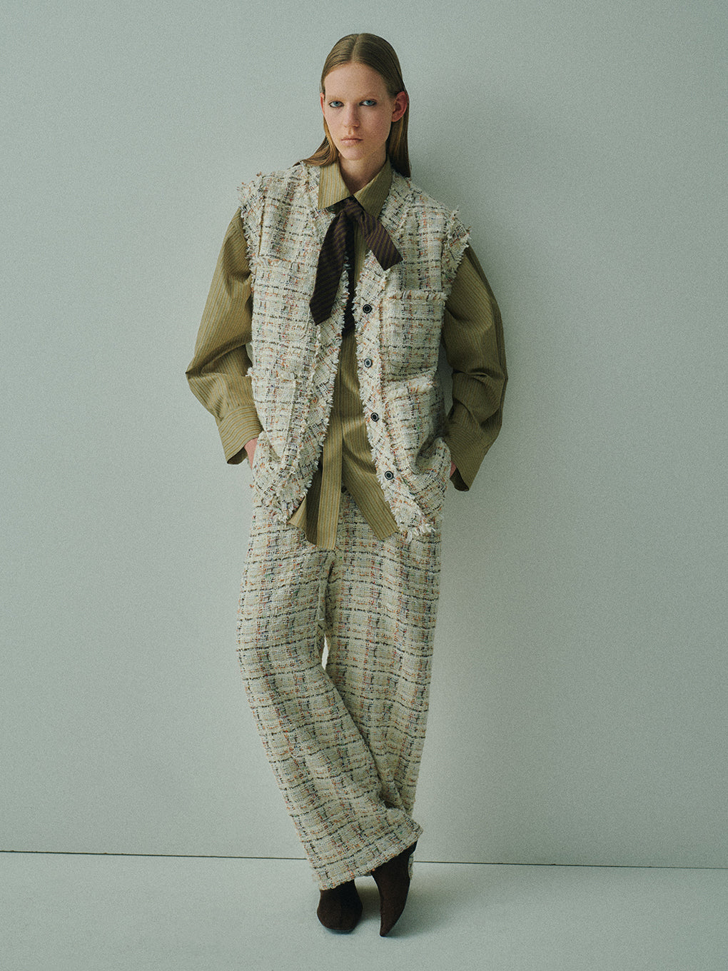 UND TEXTURE TWEED VEST
