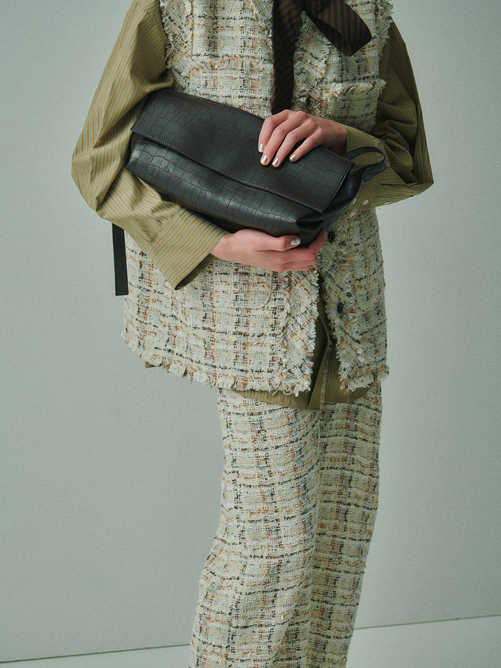 UND WIDE FLAP SHOULDER BAG