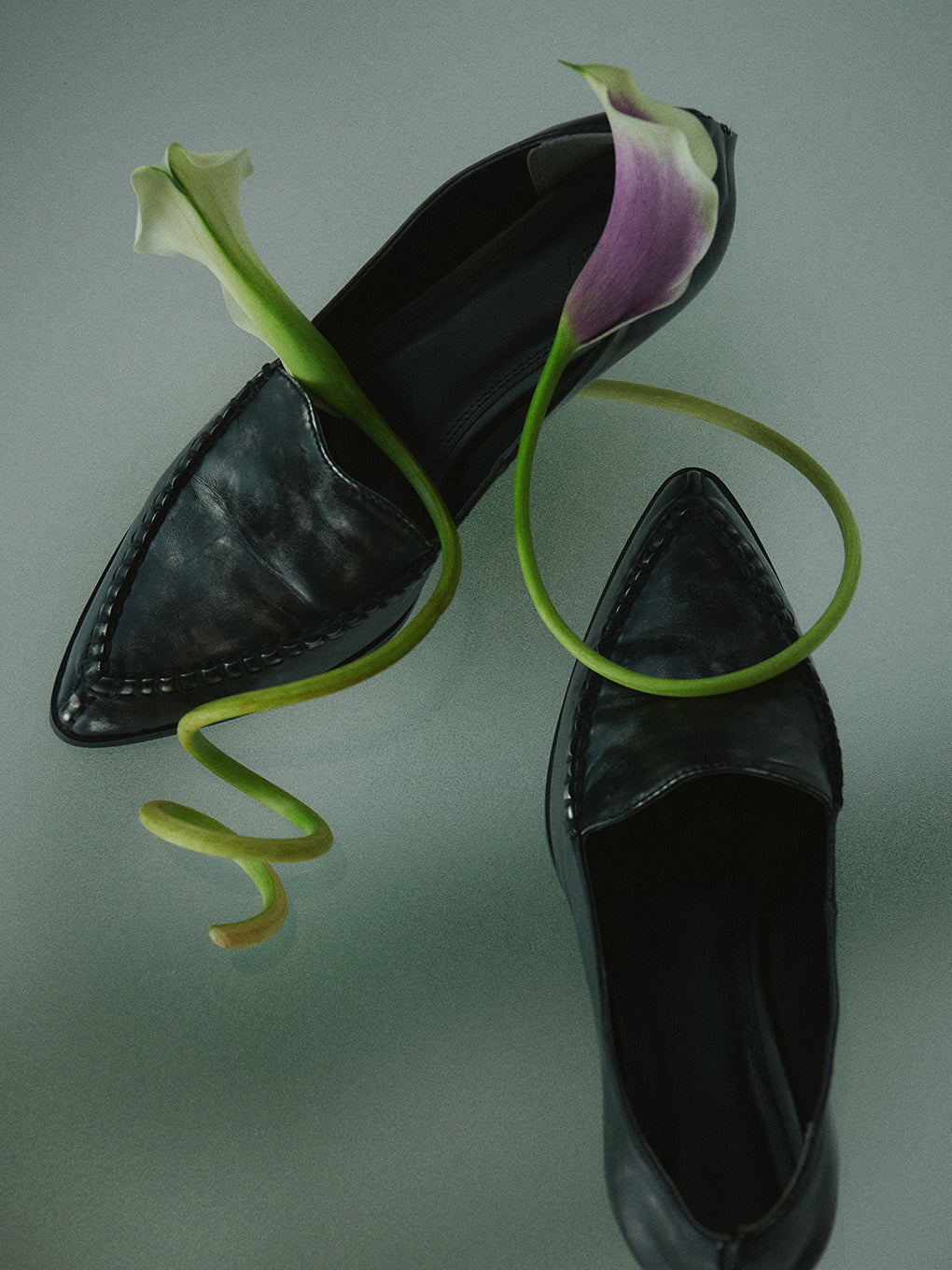 UND BLANKET STITCH LOAFER PUMPS