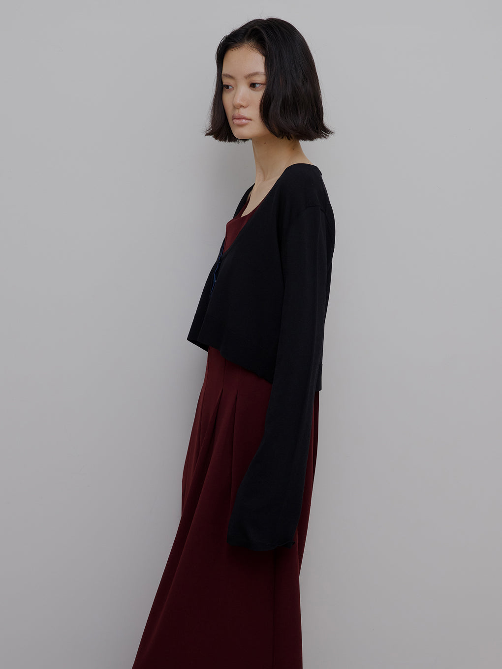 LOW BASIC SHORT KNIT CARDIGAN