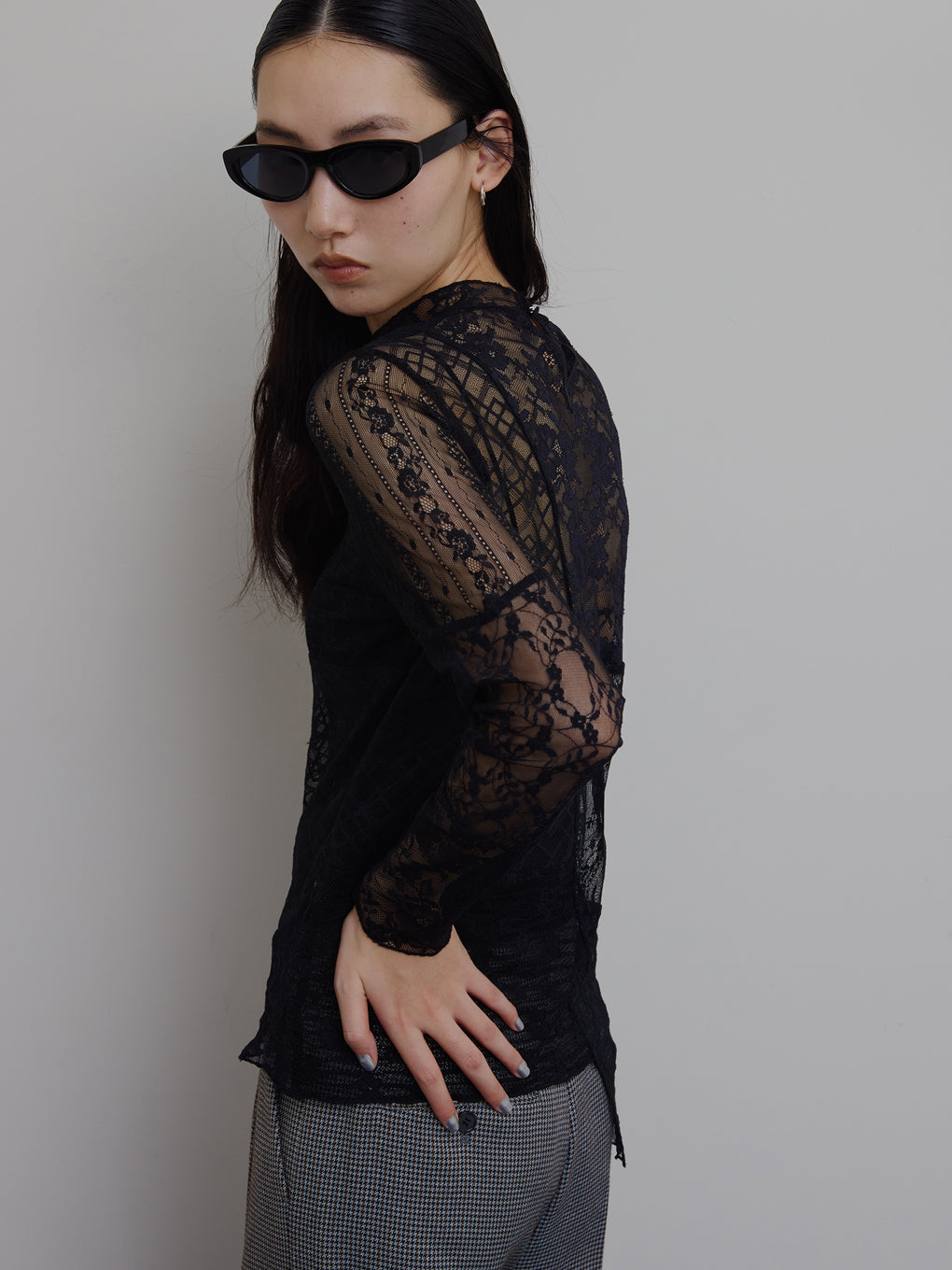 LACE PATCHWORK ASYMMETRY TOP