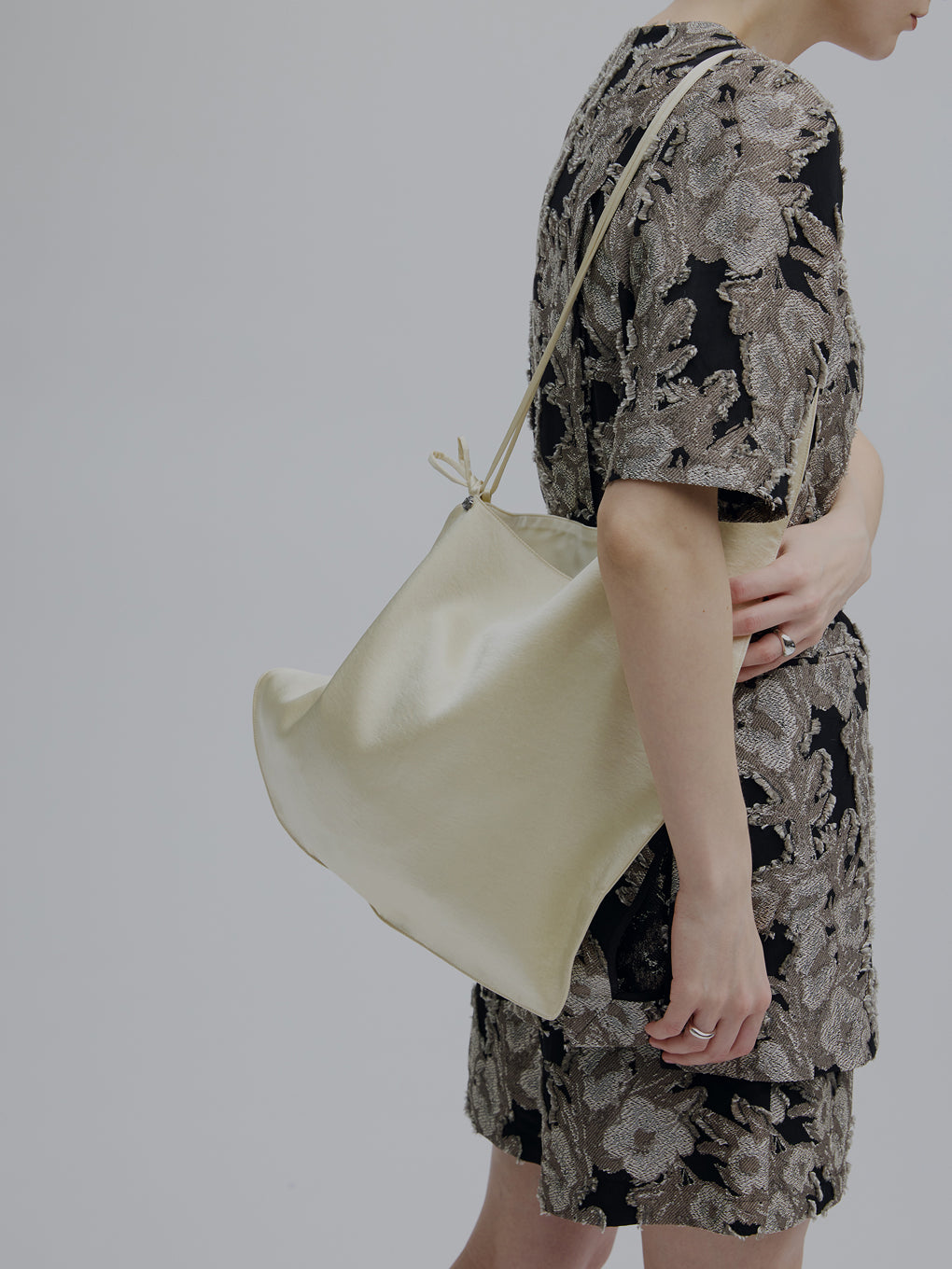 CURVE SATIN TOTE BAG