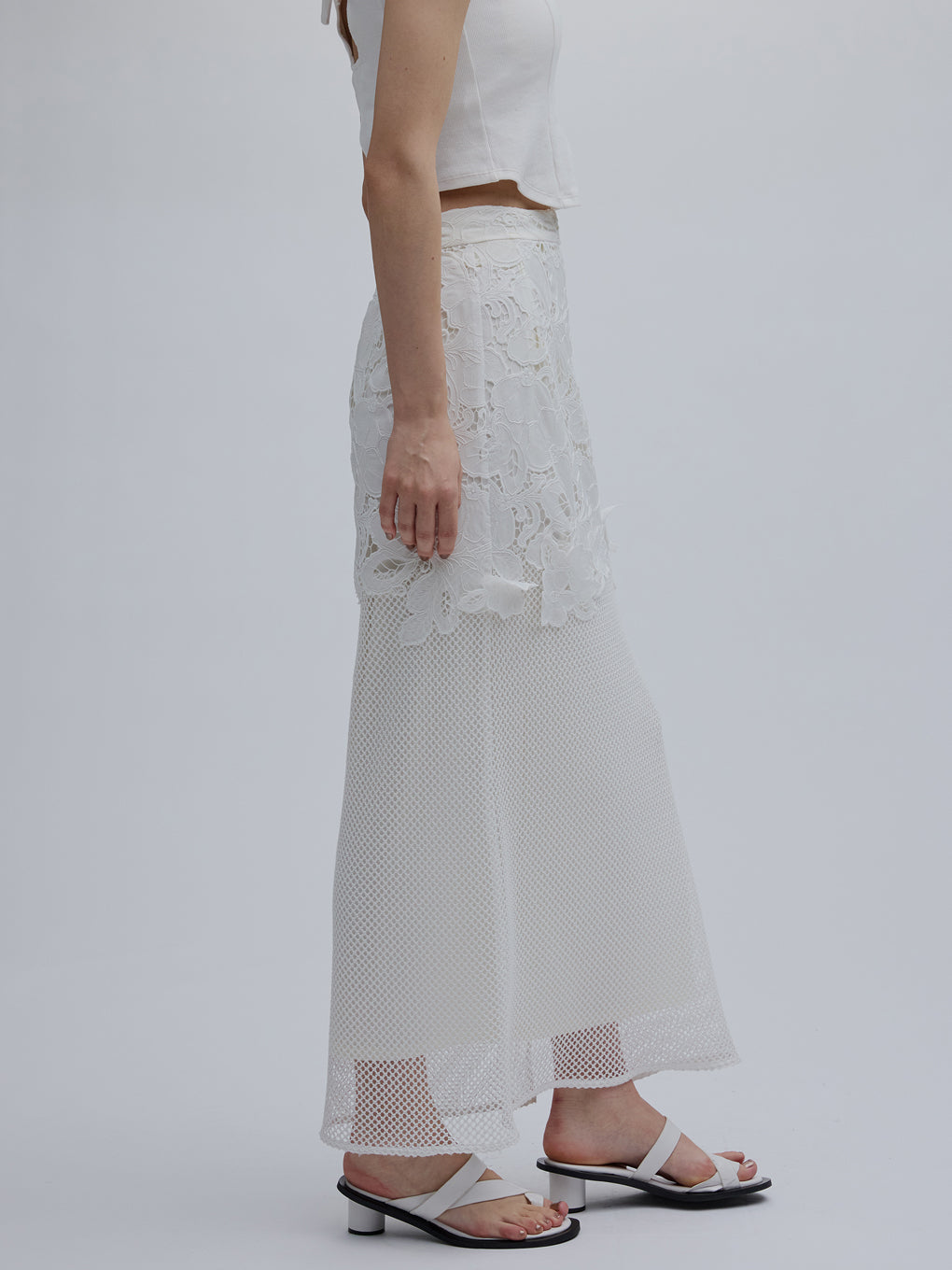 MEDI CUTWORK 3D LACE MOTIF LAYERED SKIRT