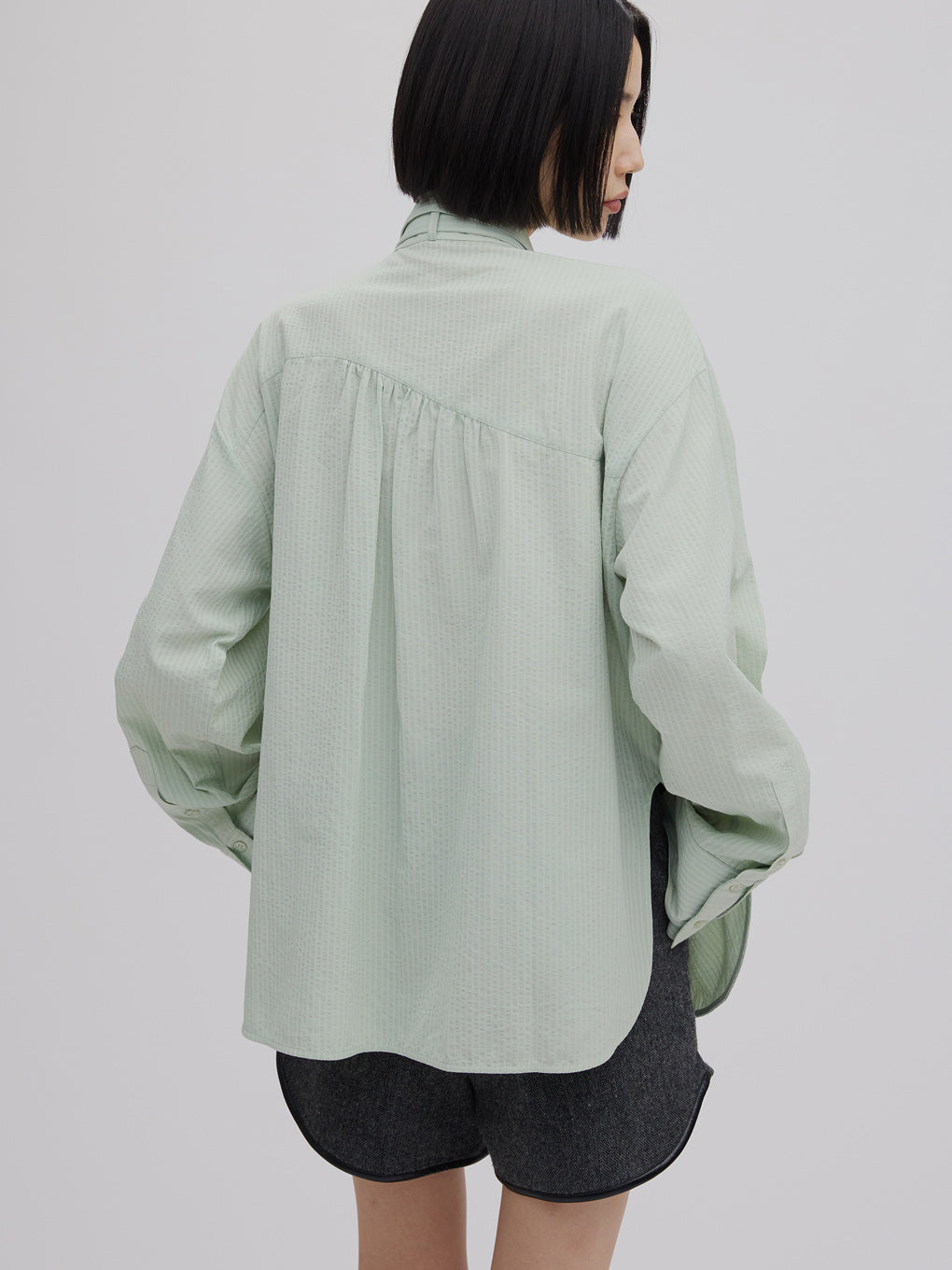 UND UNEVENNESS TIE BLOUSE