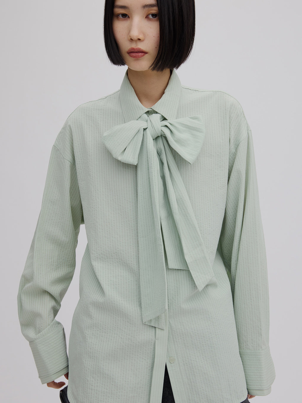 UND UNEVENNESS TIE BLOUSE