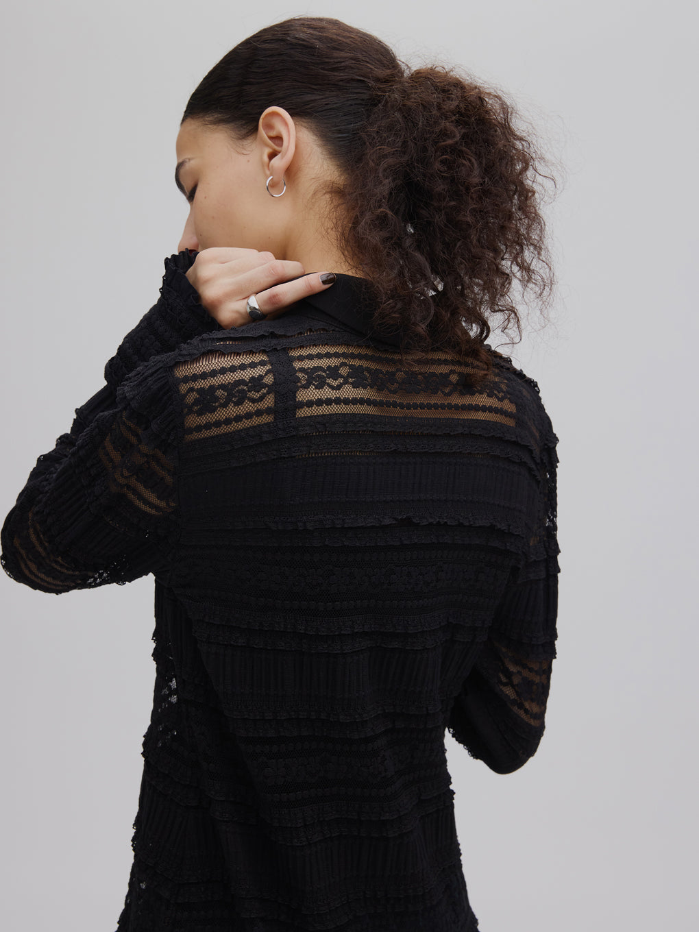 UND MIGNON LACE TUNIC TOP