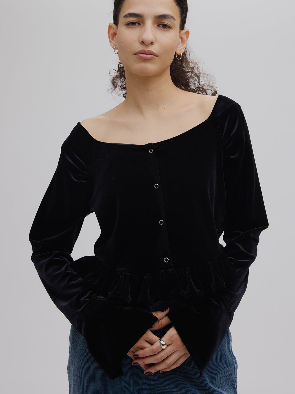 UND OFF SHOULDER VELOUR CARDIGAN SET DRESS